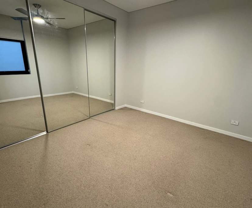 Unfurnished room with own bathroom