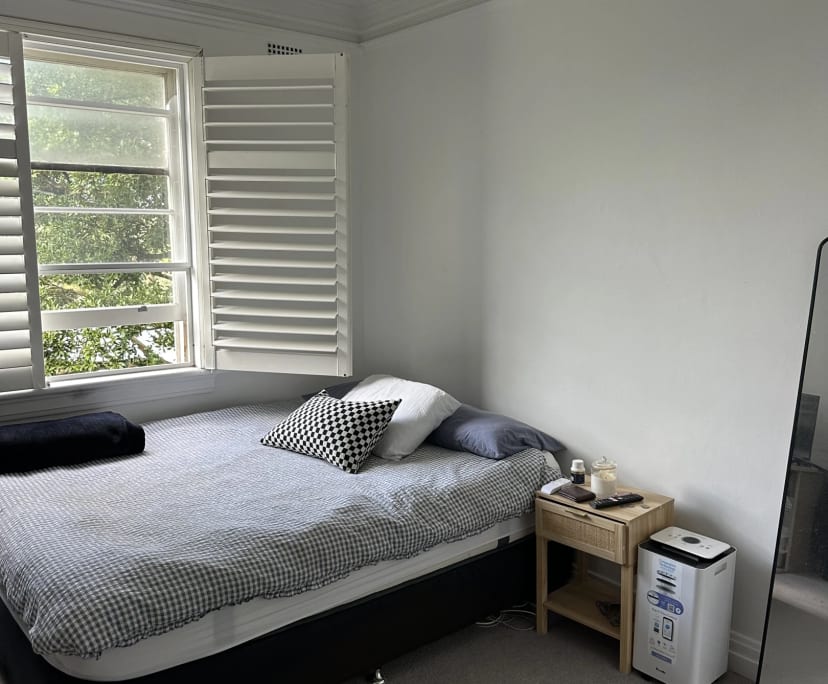 Furnished room in a flatshare