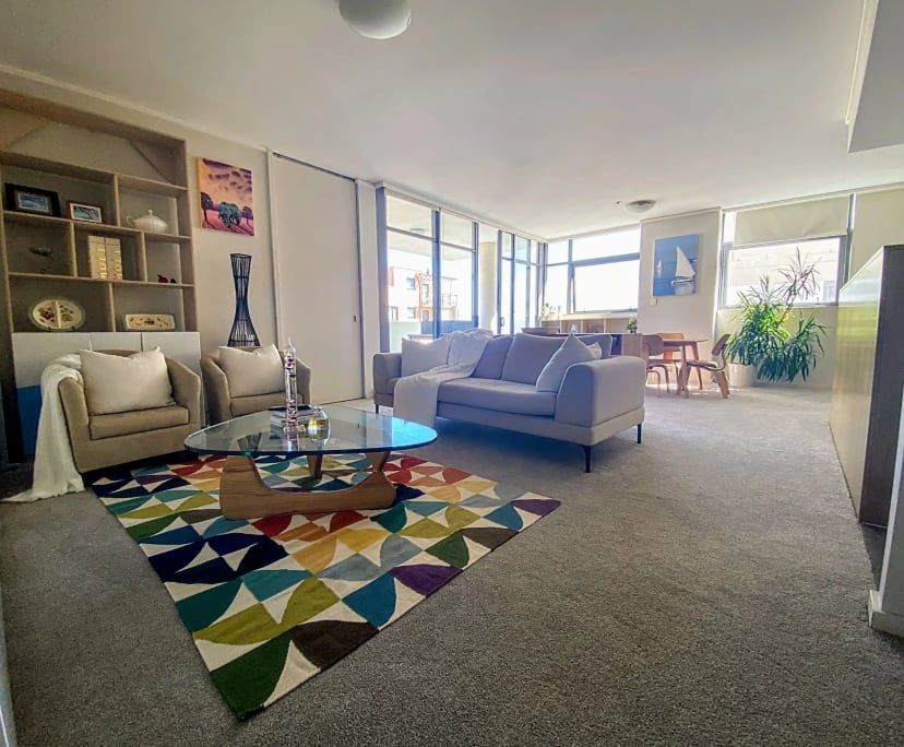 Furnished room in a flatshare