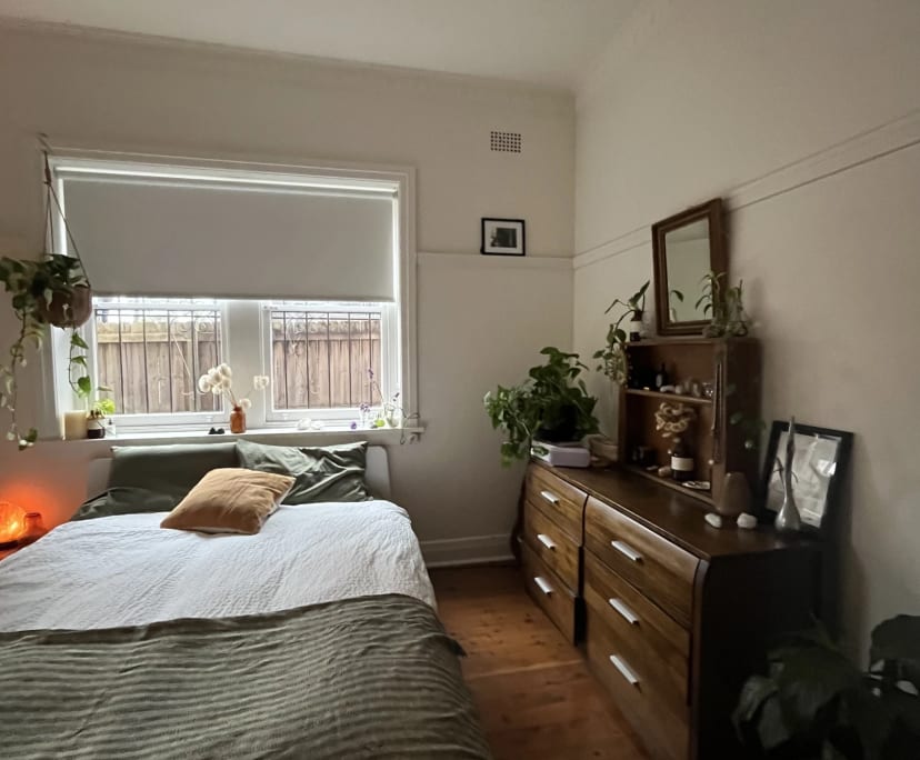 Furnished room in a flatshare