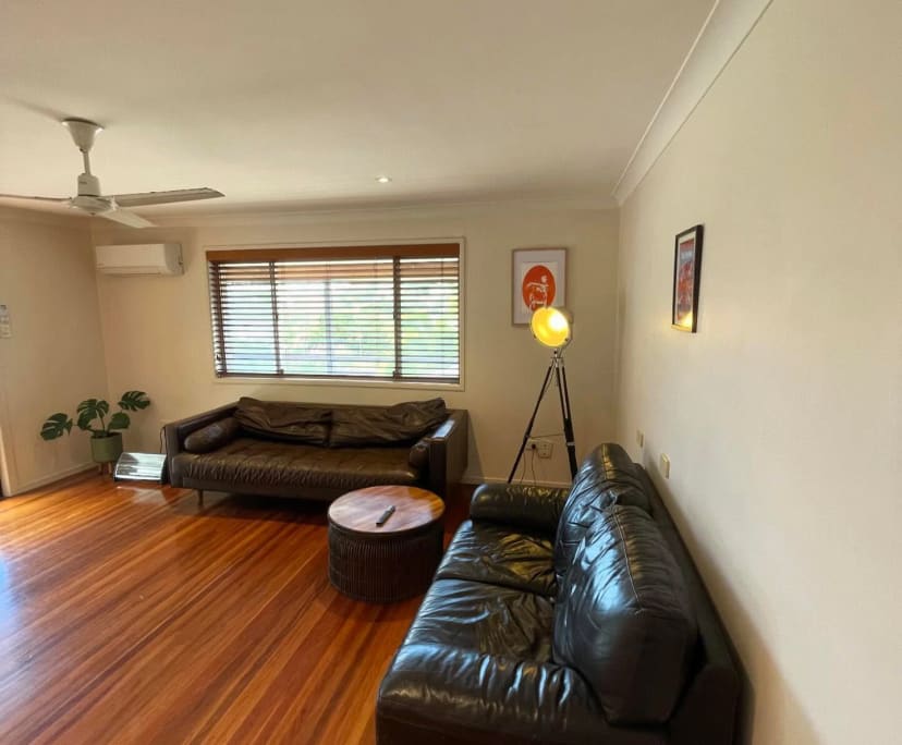 Room in a share house