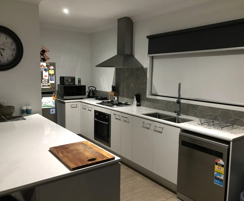 Room in a share house