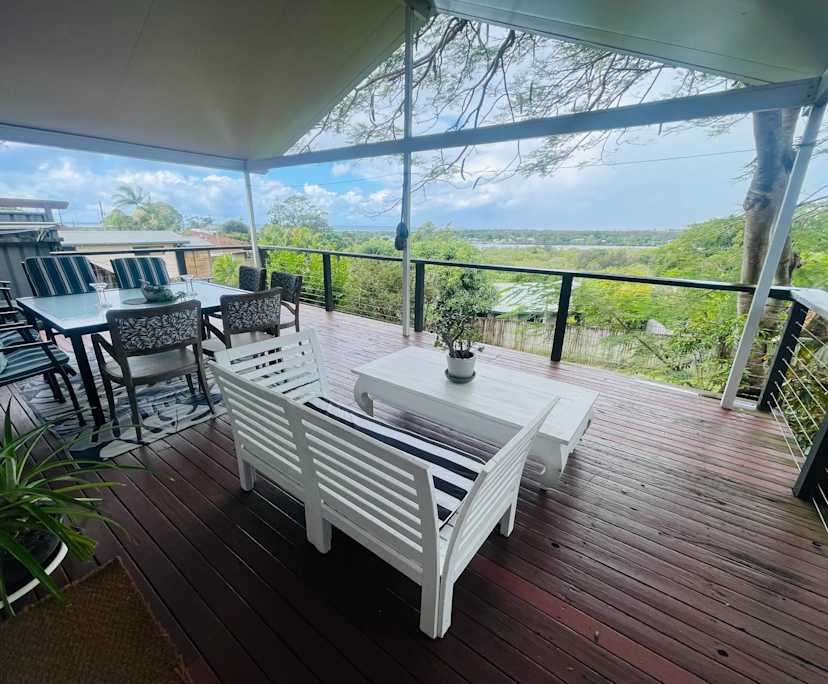 Whole property with 1 room for rent