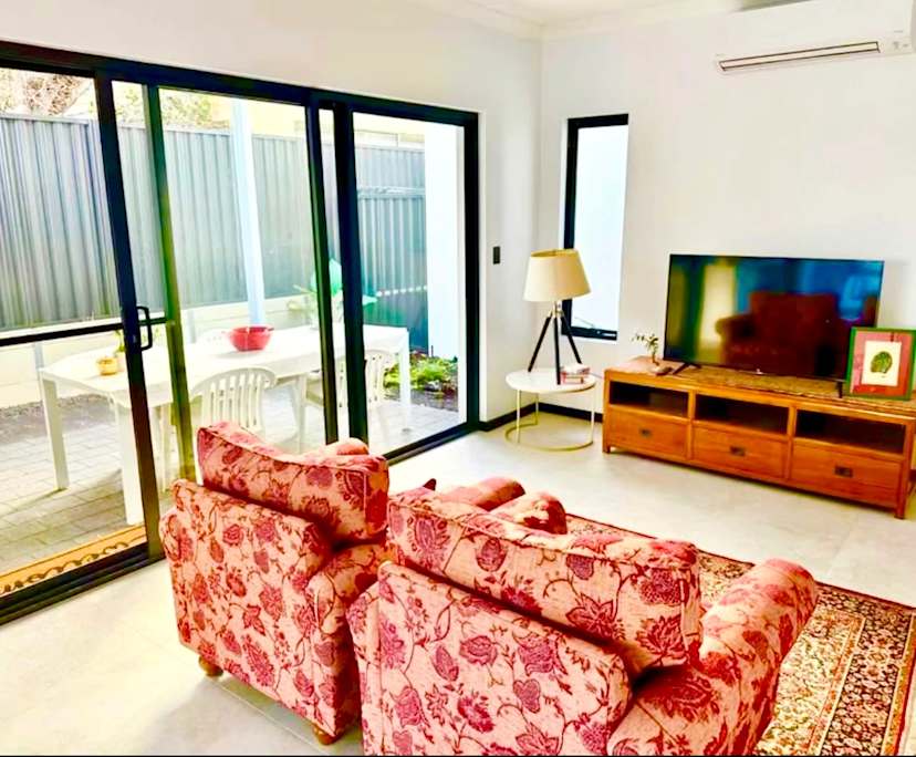 $300, Student-accommodation, 3 bathrooms, Booragoon WA 6154