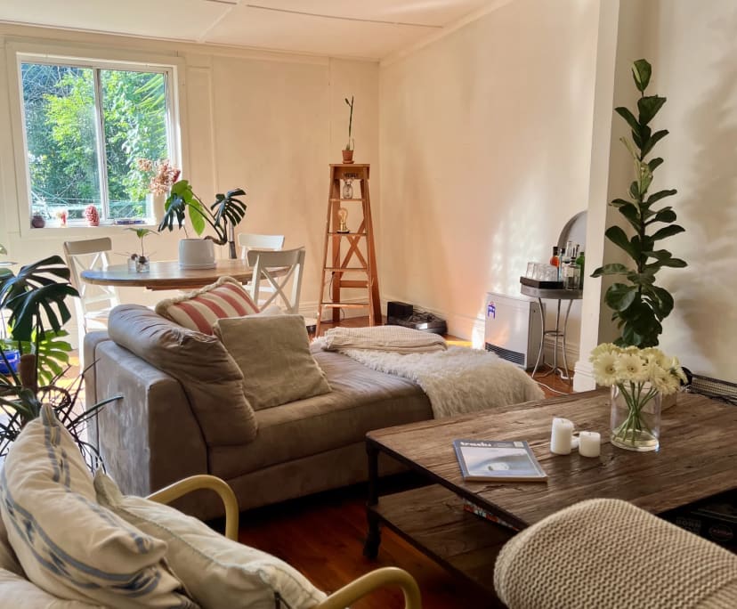 Room in a share house