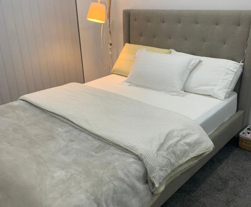 Furnished room with ensuite in a flatshare
