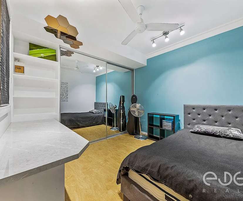 Furnished room in a share house