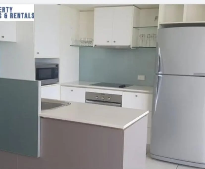Furnished room with ensuite in a flatshare