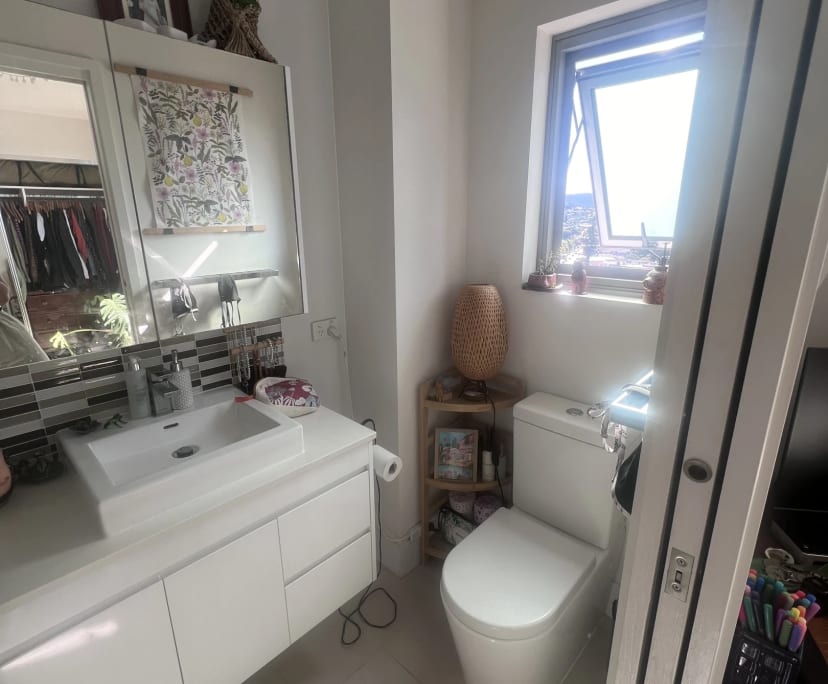 Room for Rent in Milton, Brisbane 300, Unfurnishe...