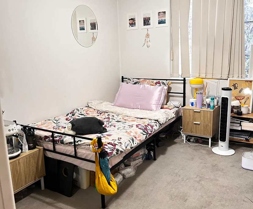 Unfurnished room in a flatshare