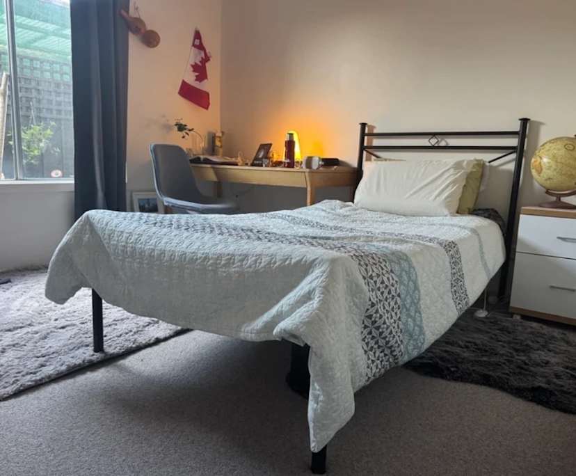 Furnished room with own bathroom