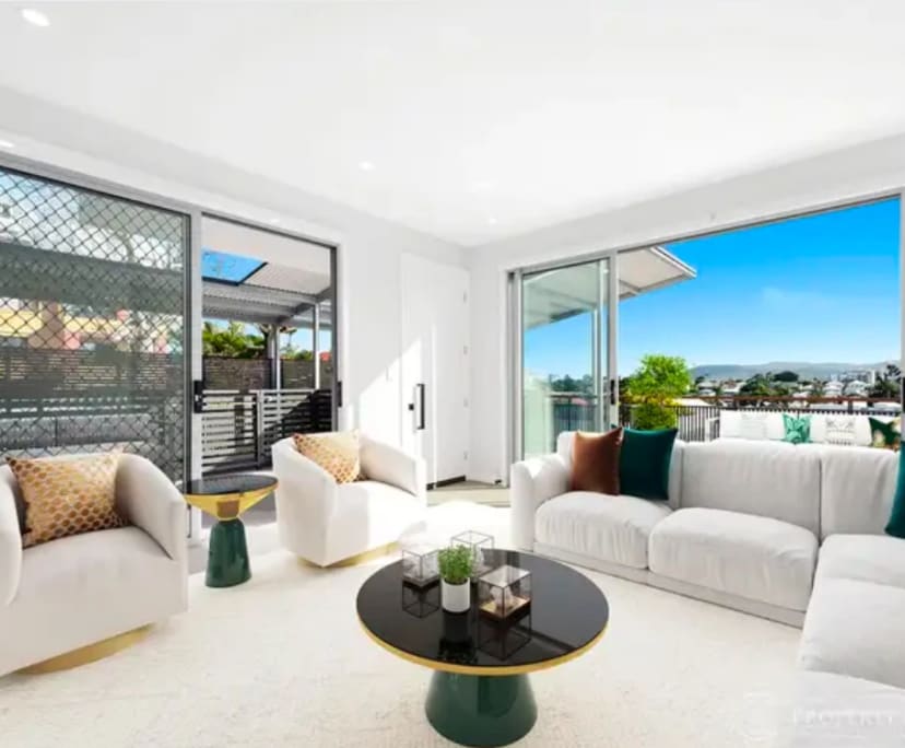 Unfurnished room in a flatshare