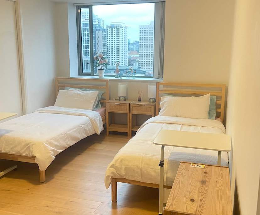 Furnished room in a flatshare
