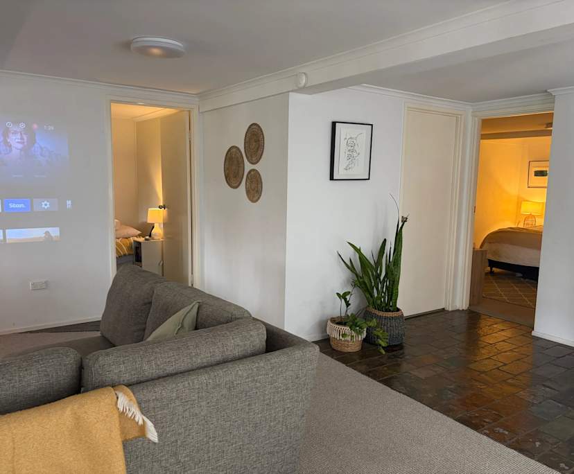 Whole property with 2 rooms for rent