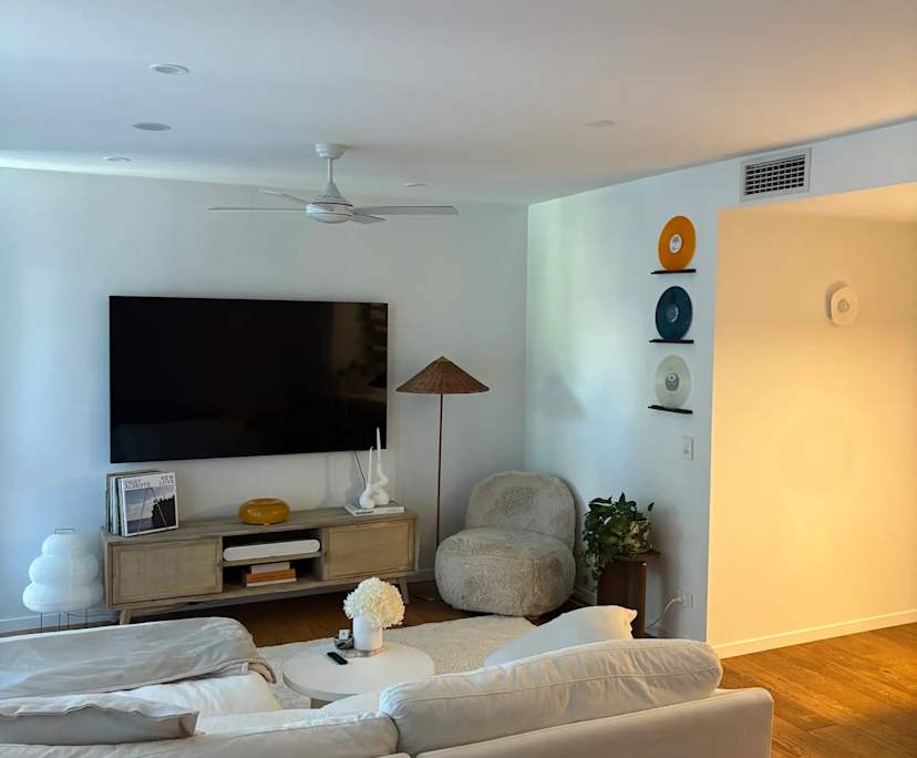 Furnished room with own bathroom