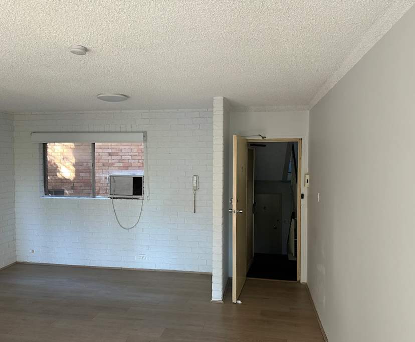 Whole property with 2 rooms for rent