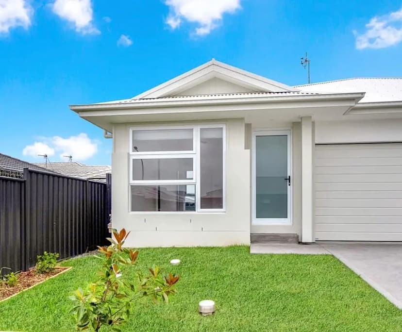 Unfurnished room with own bathroom