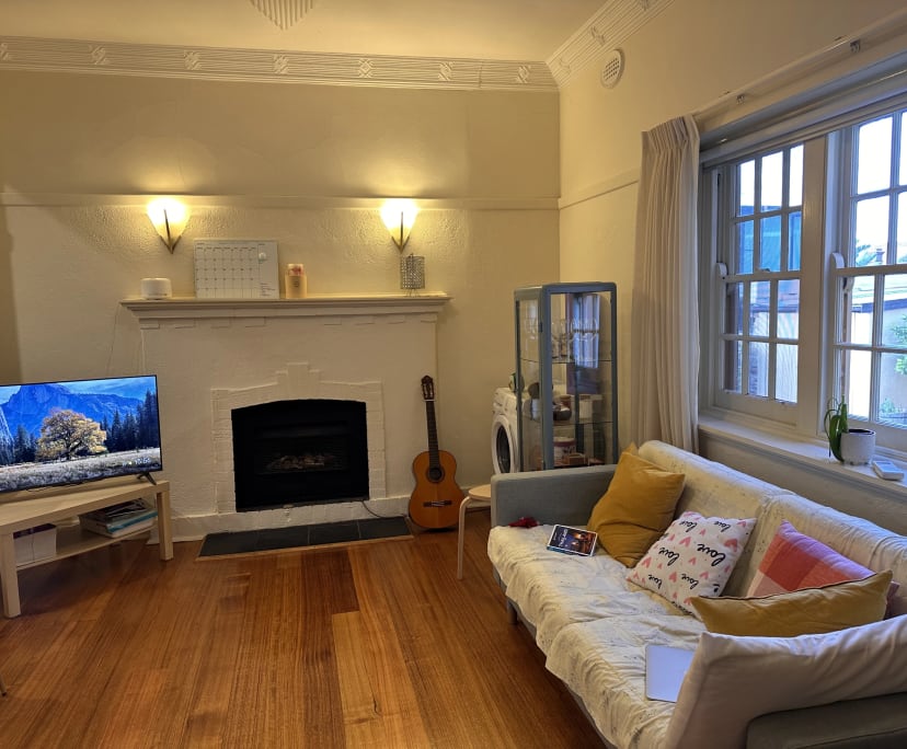 Furnished room in a flatshare