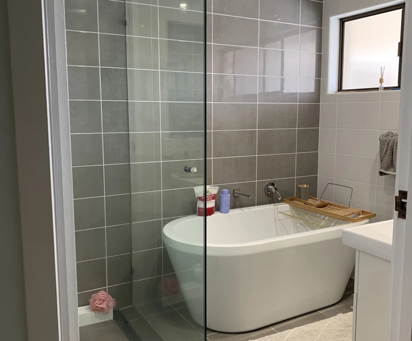 $280, Homestay, 1 bathroom, Paradise Point QLD 4216