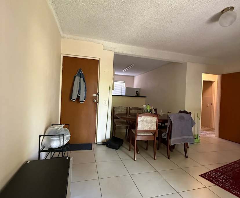 Furnished room in a flatshare