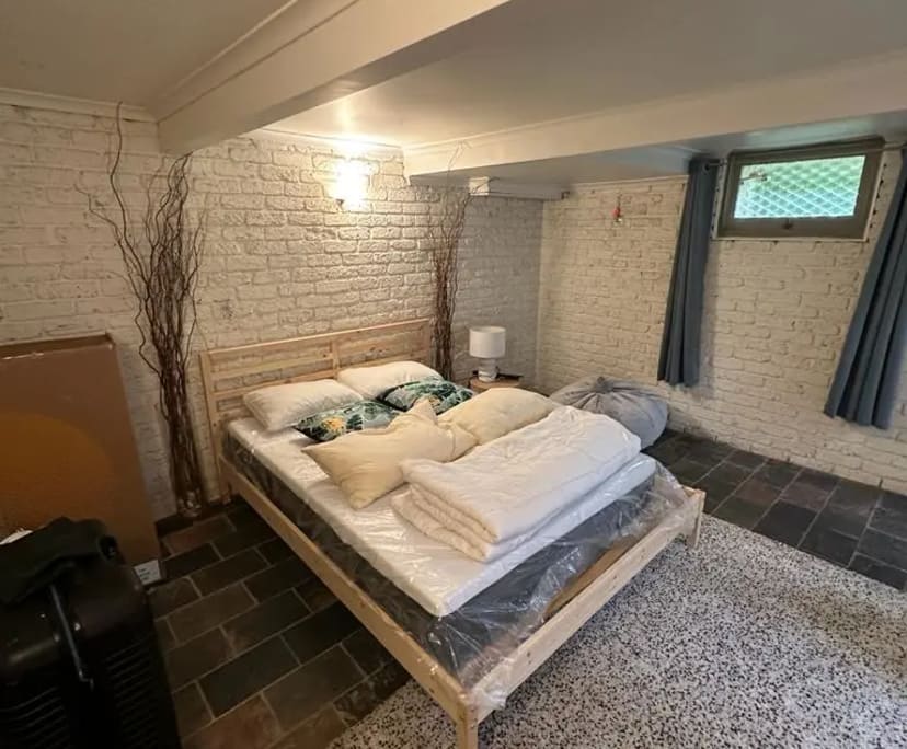 Granny Flat for Rent in Bondi Beach, Sydney 500,
