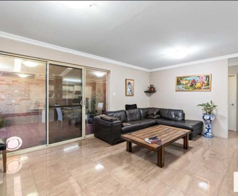 Room in a share house