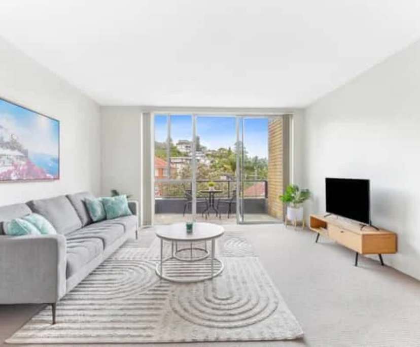 Furnished room in a flatshare