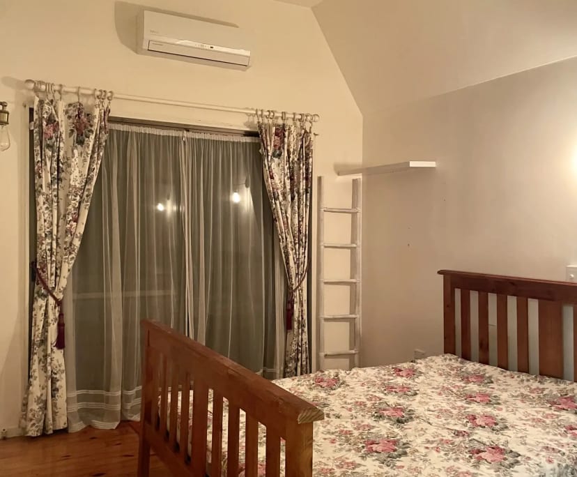 Room in a share house