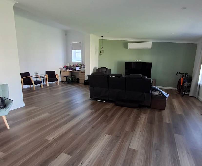 $320, Share-house, 3 bathrooms, West Tamworth NSW 2340