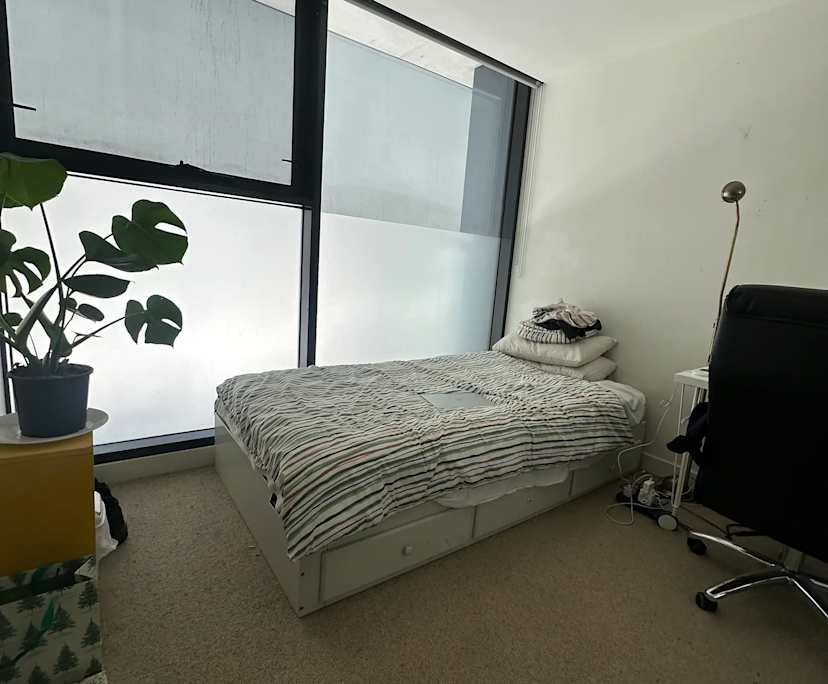 Furnished room in a flatshare