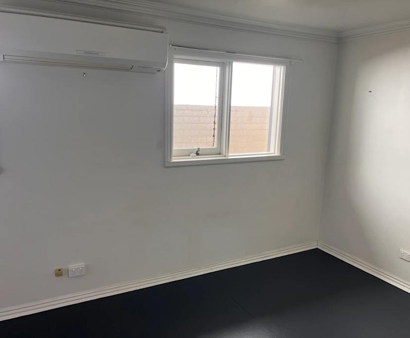 Room in a share house