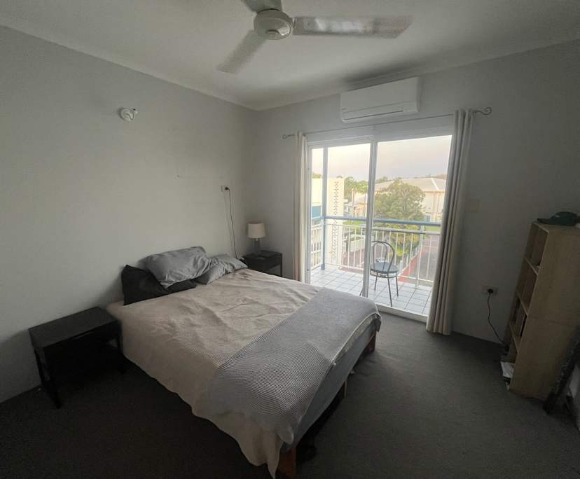 Unfurnished room with own bathroom