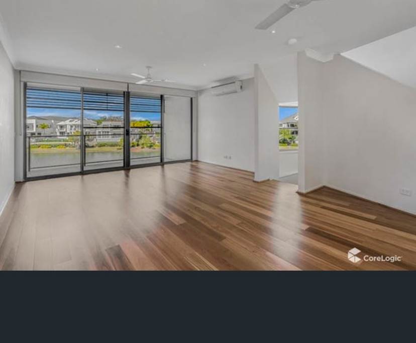 Unfurnished room with ensuite in a flatshare