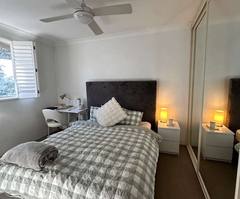 Furnished room in a flatshare