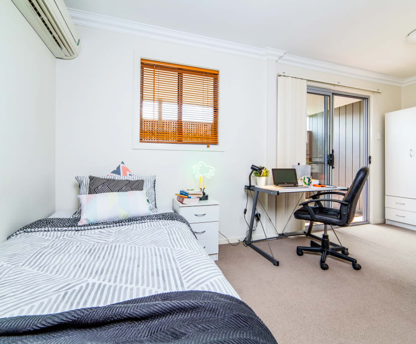 $330, Student-accommodation, 6 bathrooms, Kelvin Grove QLD 4059
