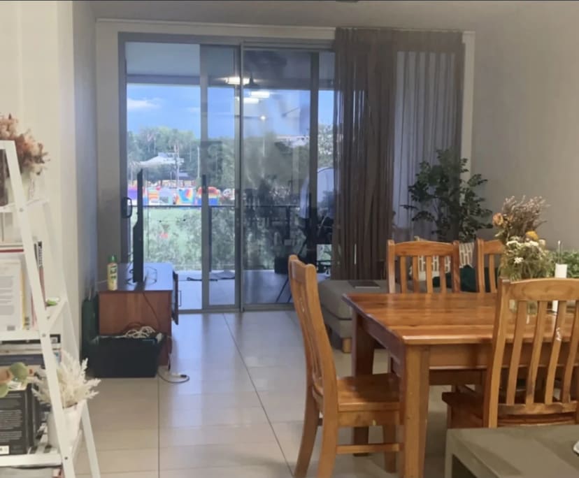 $375, Flatshare, 2 bathrooms, Bulimba QLD 4171