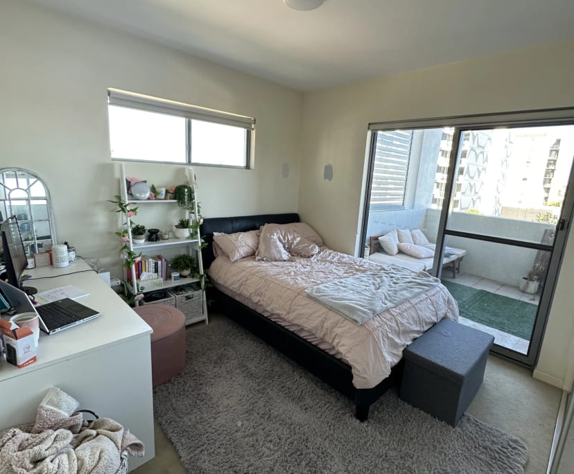Room for Rent in East Brisbane, Brisbane 295, Unf...