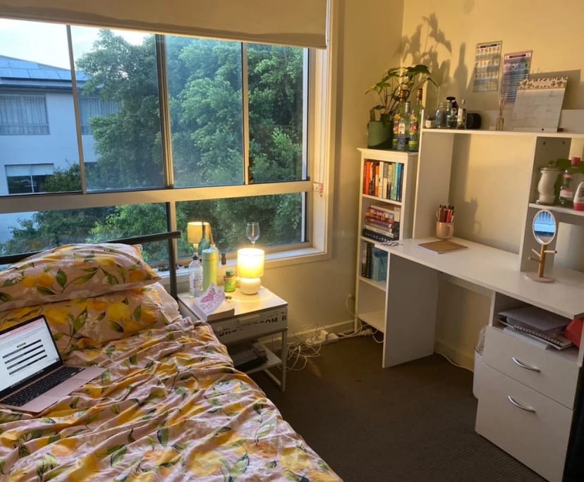 Unfurnished room in a flatshare