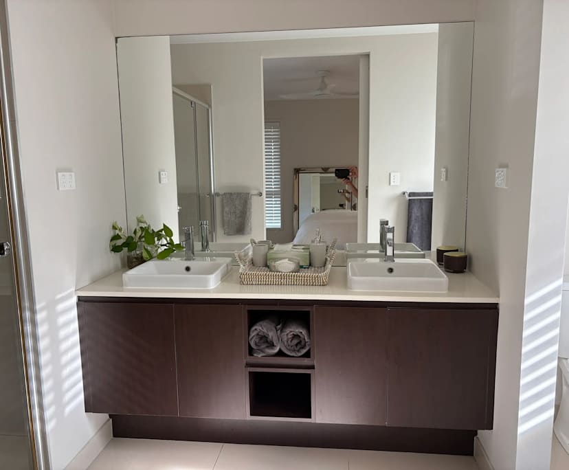 Furnished room with ensuite in a share house