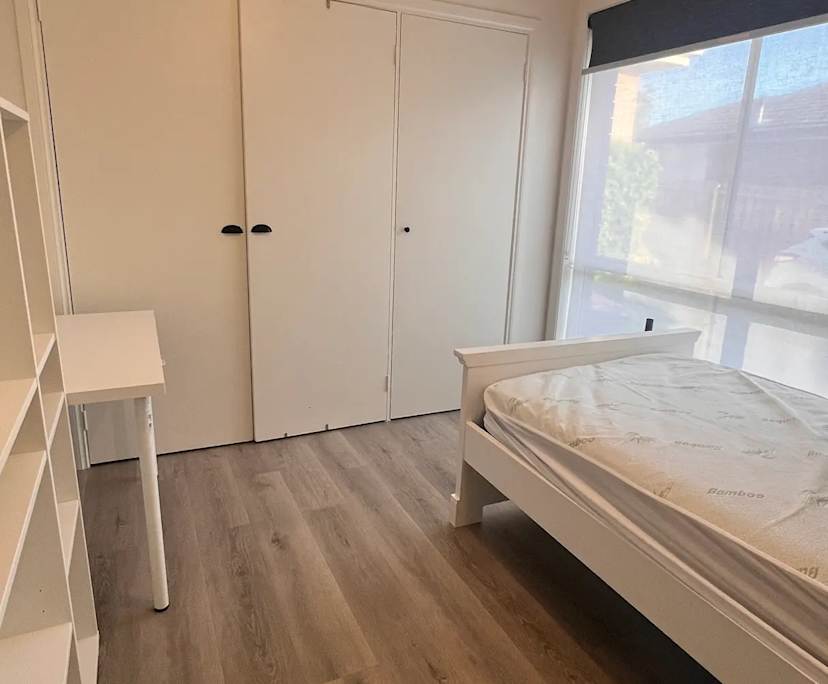 Room in a share house