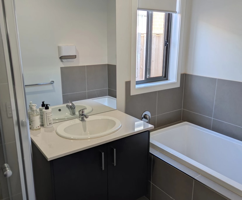$150, Share-house, 2 rooms, Thornhill Park VIC 3335, Thornhill Park VIC 3335