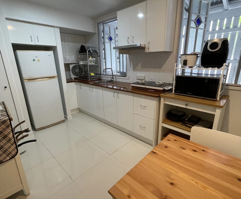 $300, Share-house, 3 bathrooms, Cannon Hill QLD 4170