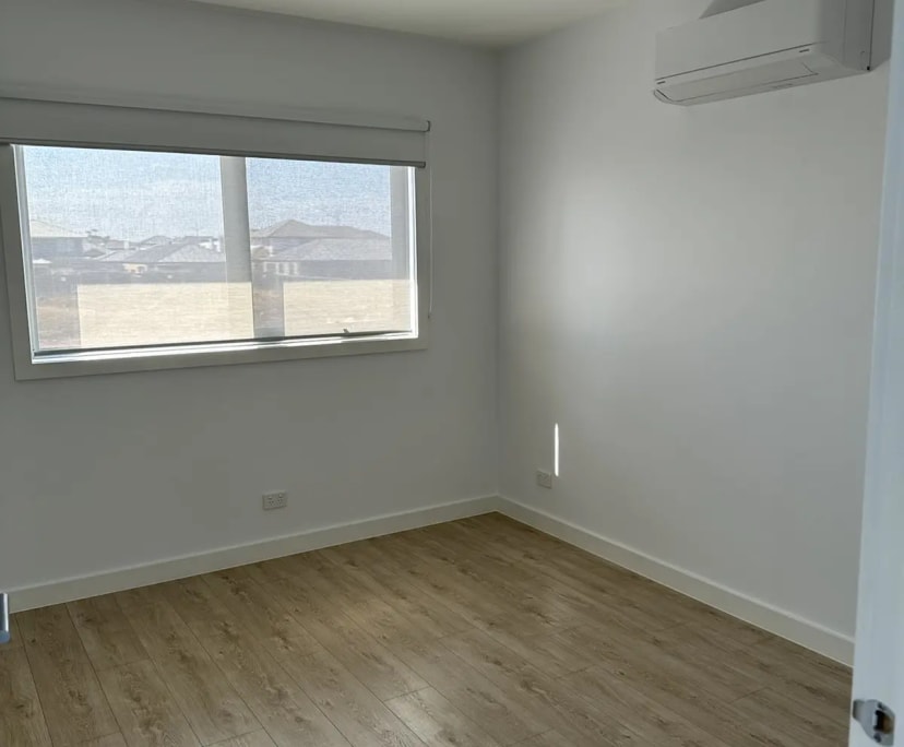 $200, Share-house, 3 bathrooms, Truganina VIC 3029