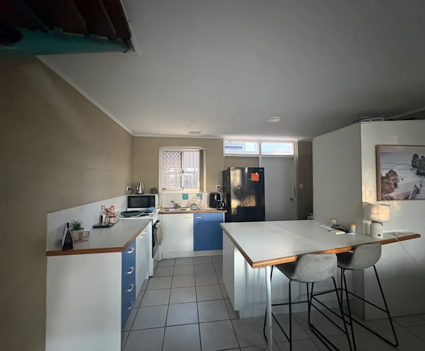 Furnished room in a flatshare