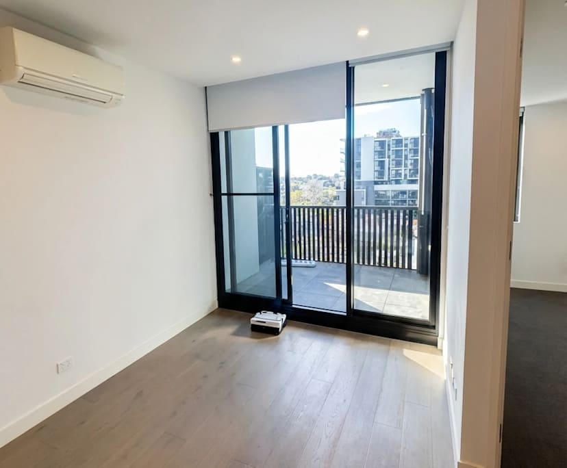 $620, Whole-property, 2 bathrooms, Box Hill VIC 3128