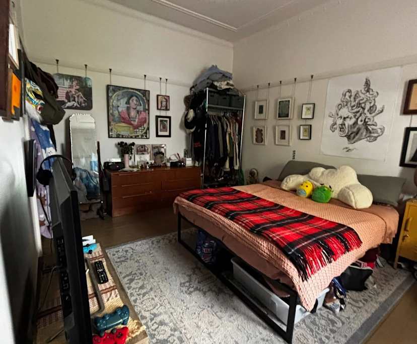 Unfurnished room in a share house