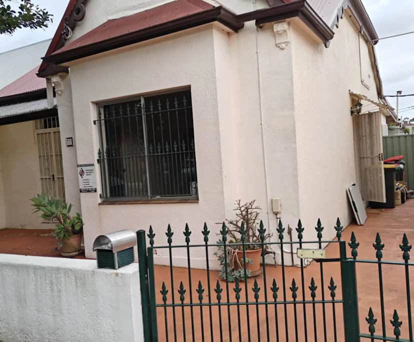 Room in a share house