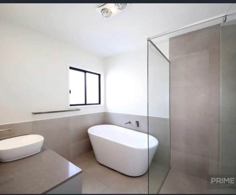 Unfurnished room in a share house