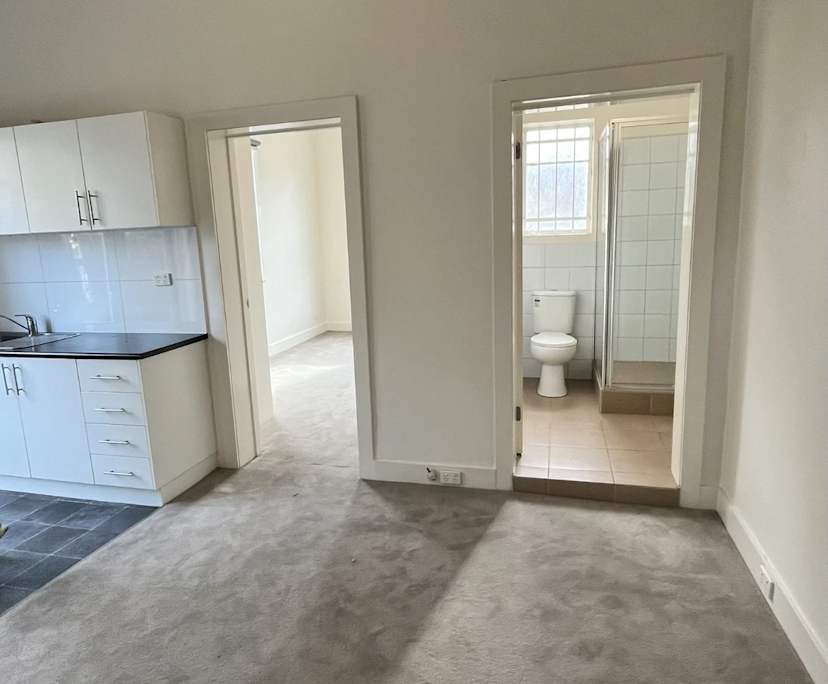 Unfurnished room in a flatshare