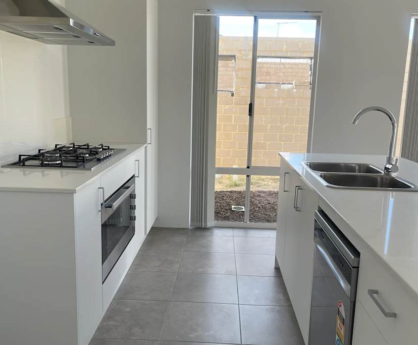 Unfurnished room in a share house